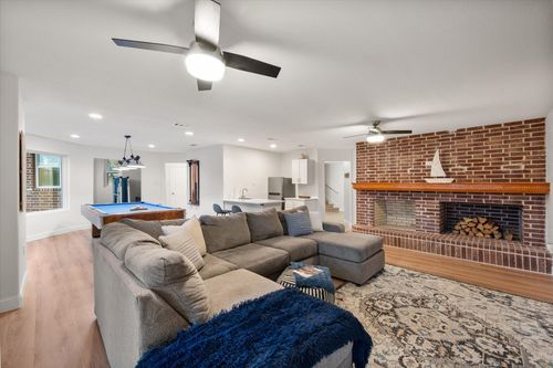 225 September Dr, Streetman, TX, 75859-3182 | Card Image