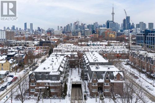 d-32 Massey Street W, Toronto (Niagara), ON, M6J3W4 | Card Image