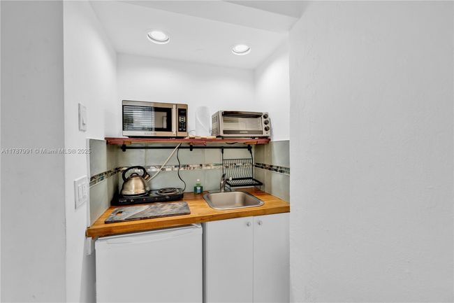 APT-136 - 255 W 24 Th St, Condo with 0 bedrooms, 1 bathrooms and null parking in Miami FL | Image 4