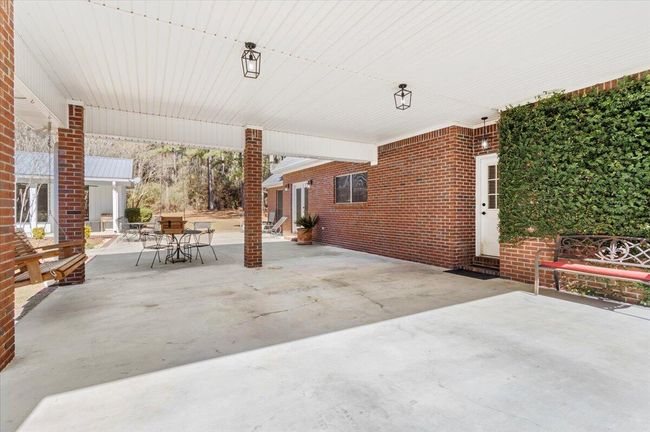 06-Carport | Image 6