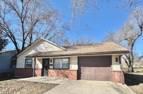 817 N Green St, Wichita, KS, 67214-3215 | Card Image