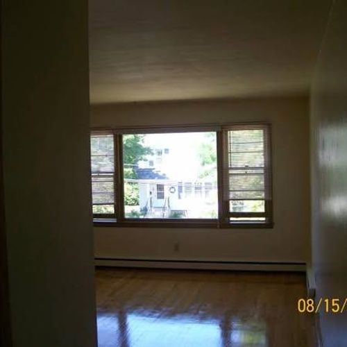 925 Haywood Dr, Madison, WI, 53715-1815 | Card Image