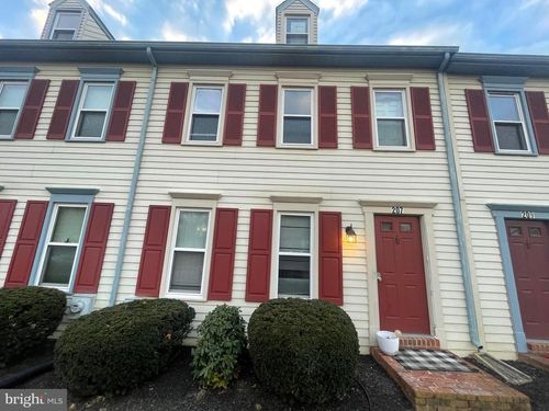 207 Cross Keys Dr, STRASBURG, PA, 17579-9645 | Card Image