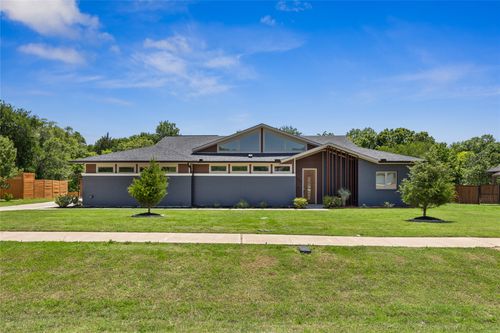 2348 Mystic Shore Dr, Cedar Hill, TX, 75104-6717 | Card Image