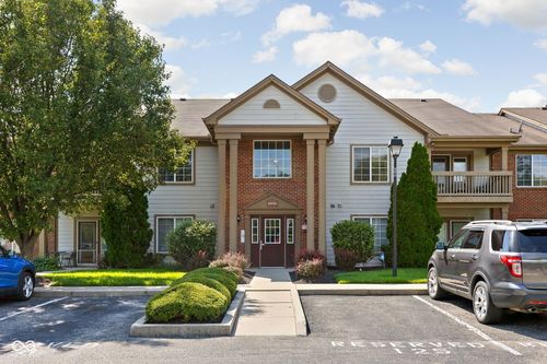 208-8950 Hunters Creek Drive, Indianapolis, IN, 46227 | Card Image