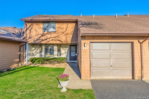 117 Scarlett Dr, Commack, NY, 11725-4651 | Card Image