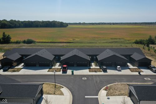 1915 Chambers Dr, Franklin, IN, 46131-8804 | Card Image