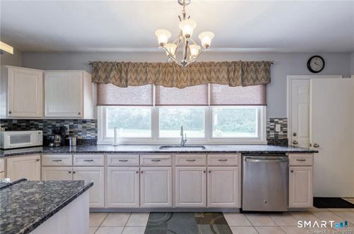 433 Highland Dr, Waterbury, CT, 06708-3651 | Card Image