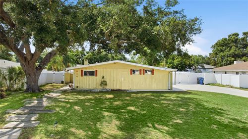 616 Saint Andrews Dr, Sarasota, FL, 34243-1630 | Card Image