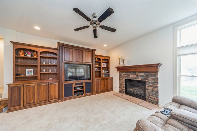 9289 Winterberry Ct, Home with 4 bedrooms, 4 bathrooms and null parking in West Des Moines IA | Image 25