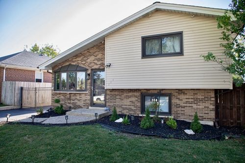 204 S Iowa Ave, Addison, IL, 60101-3821 | Card Image