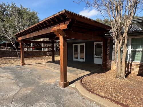 5303 Shady Oaks Cir, Kingsland, TX, 78639-4046 | Card Image