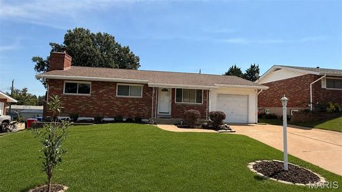 10830 Atterbury Dr, Saint Louis, MO, 63123-7120 | Card Image
