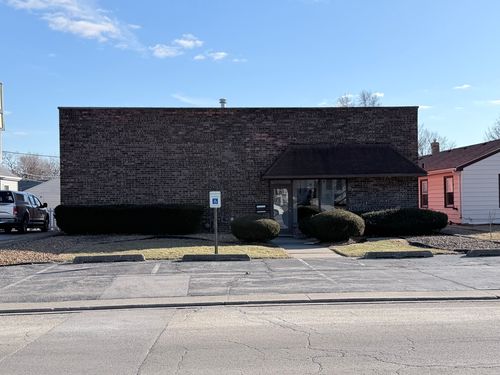516 E Broadway St, Bradley, IL, 60915-1704 | Card Image