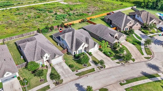 5715 Caper Shores Ln, House other with 5 bedrooms, 4 bathrooms and 2 parking in Sugar Land TX | Image 5