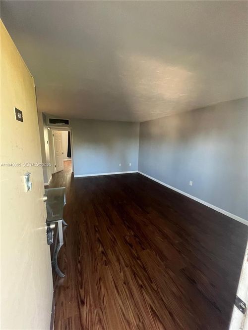 410b1-1475 Ne 125th Ter, North Miami, FL, 33161-5215 | Card Image