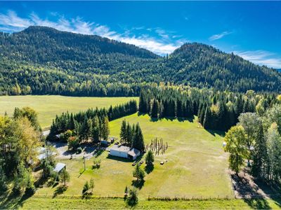 9848 Highway 6, House other with 3 bedrooms, 1 bathrooms and 1 parking in Salmo BC | Image 1