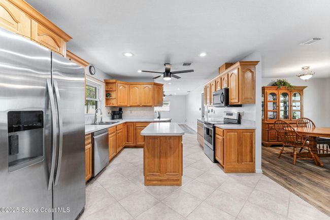 Kitchen looking into dining room | Image 18