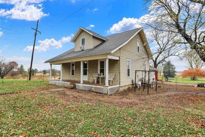 2704 E County Rd 350 S, House other with 3 bedrooms, 1 bathrooms and null parking in Muncie IN | Image 2