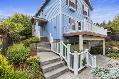 1229 14th St, Port Townsend, WA, 98368-8607 | Card Image