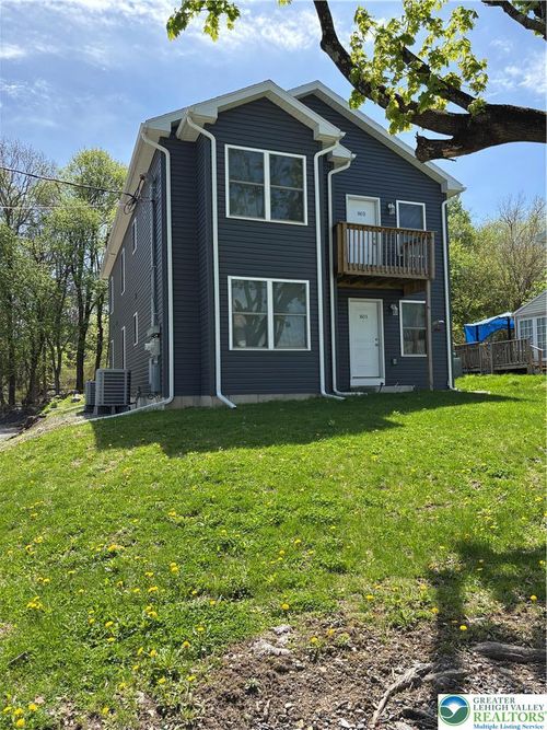 b-140 Gum St, East Bangor, PA, 18013-2132 | Card Image