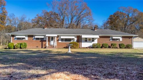 5815 Kings Court, Pleasant Garden, NC, 27313 | Card Image