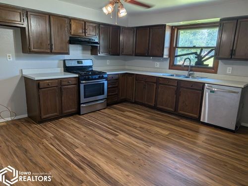 406 Carter St, Plymouth, IA, 50464-7731 | Card Image