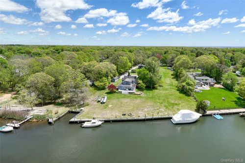 60 Union Ave, Center Moriches, NY, 11934 | Card Image