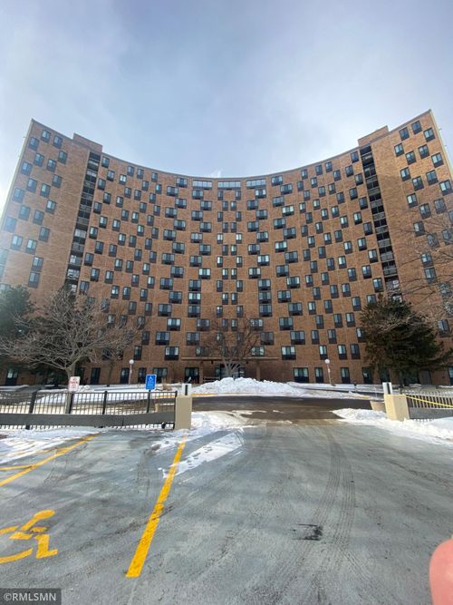 apt-1007-1181 Edgcumbe Rd, Saint Paul, MN, 55105-2835 | Card Image