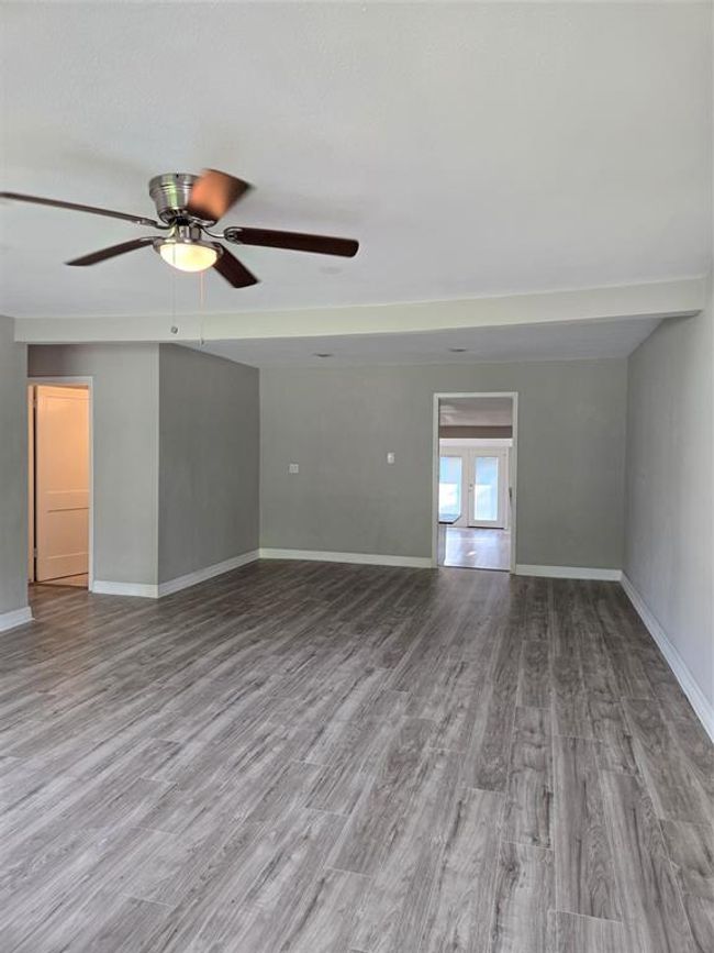 204 Jasmine St, House other with 4 bedrooms, 2 bathrooms and null parking in Lake Jackson TX | Image 14