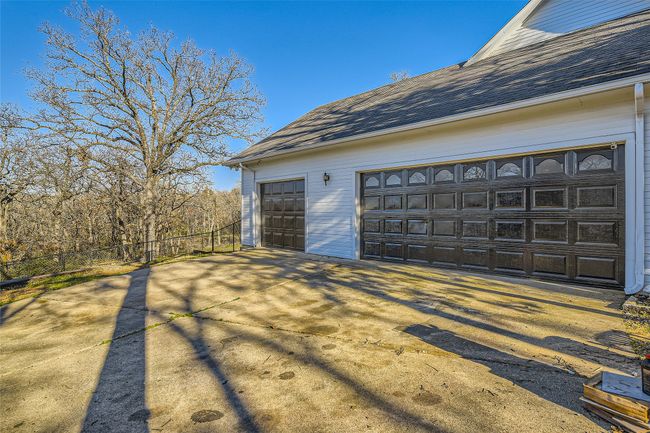 Park your pick-up truck in a 3 car garage! | Image 12