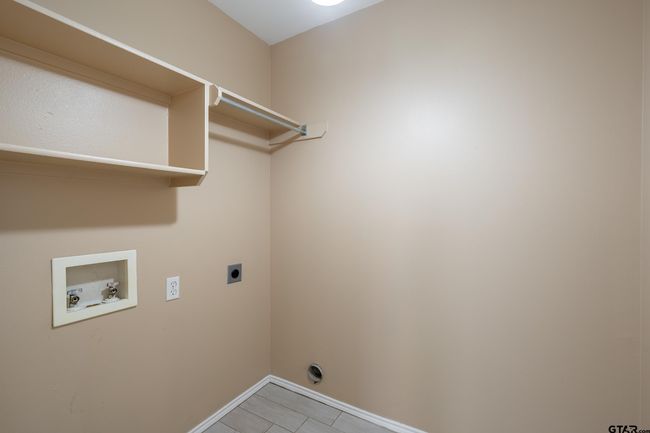 5709 Mustang Trl, House other with 4 bedrooms, 2 bathrooms and null parking in Tyler TX | Image 23