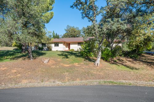 8751 Goldstone Ln, Redding, CA, 96001-9745 | Card Image