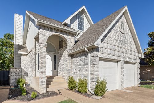 6809 Driffield Cir W, North Richland Hills, TX, 76182-4463 | Card Image