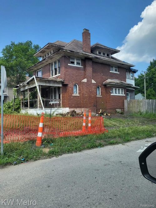 79 Tennyson St, Highland Park, MI, 48203-3558 | Card Image