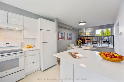 114-65 Godstone Rd, Toronto, ON, M2J3C8 | Card Image