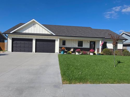 220 Redbud St, Moundridge, KS, 67107 | Card Image