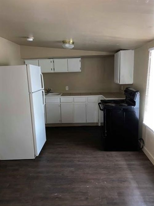 b-1000 Chihuahua Street, Lockhart, TX, 78644 | Card Image