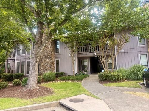 3915 Woodridge Way, Tucker, GA, 30084-2170 | Card Image