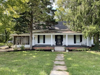 1216 N Market St, House other with 3 bedrooms, 2 bathrooms and 2 parking in Paris TN | Image 1