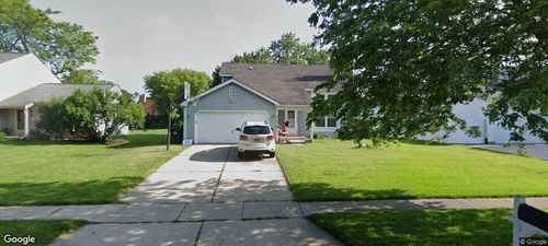 870 Boxwood Dr, Crystal Lake, IL, 60014-8396 | Card Image