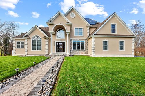 81 Aresco Dr, Middletown, CT, 06457-4067 | Card Image