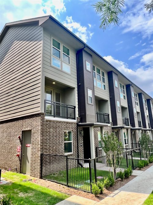 apt-4107-4020 Mcewen Rd, Farmers Branch, TX, 75244-5065 | Card Image