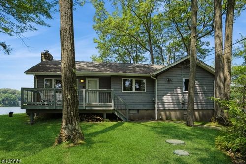 120 Island Rd, Highland Lakes, NJ, 07422-2052 | Card Image