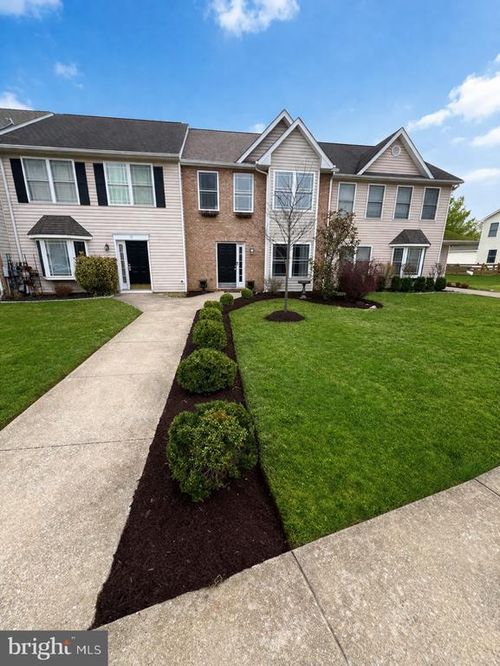 89 Baltusrol Dr, CHARLES TOWN, WV, 25414-3884 | Card Image