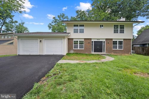 18624 Queen Elizabeth Dr, BROOKEVILLE, MD, 20833-2809 | Card Image