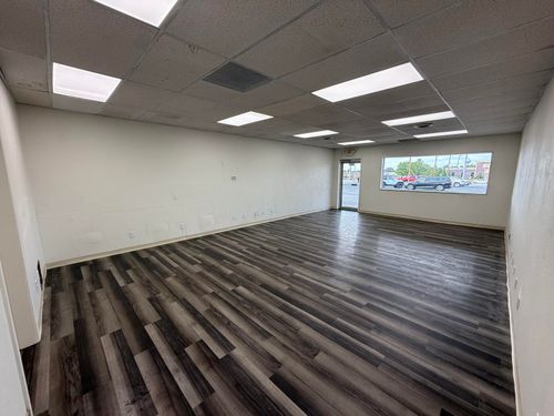 300 W Mount Vernon St, Nixa, MO, 65714-9657 | Card Image