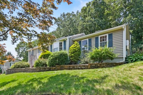 4 Chestnut Dr, Webster, MA, 01570-3123 | Card Image