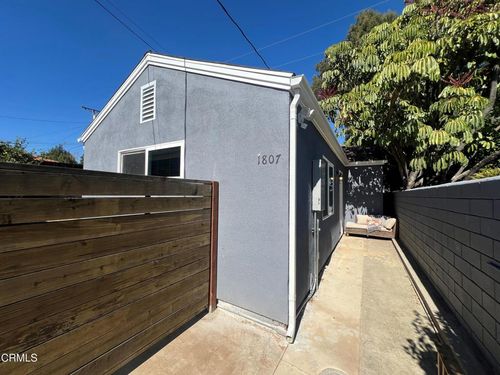 1807 Meadowbrook Rd, Altadena, CA, 91001-3322 | Card Image