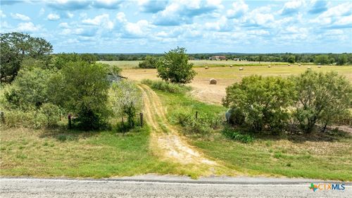 2 Tenny Crk, Lockhart, TX, 78644 | Card Image